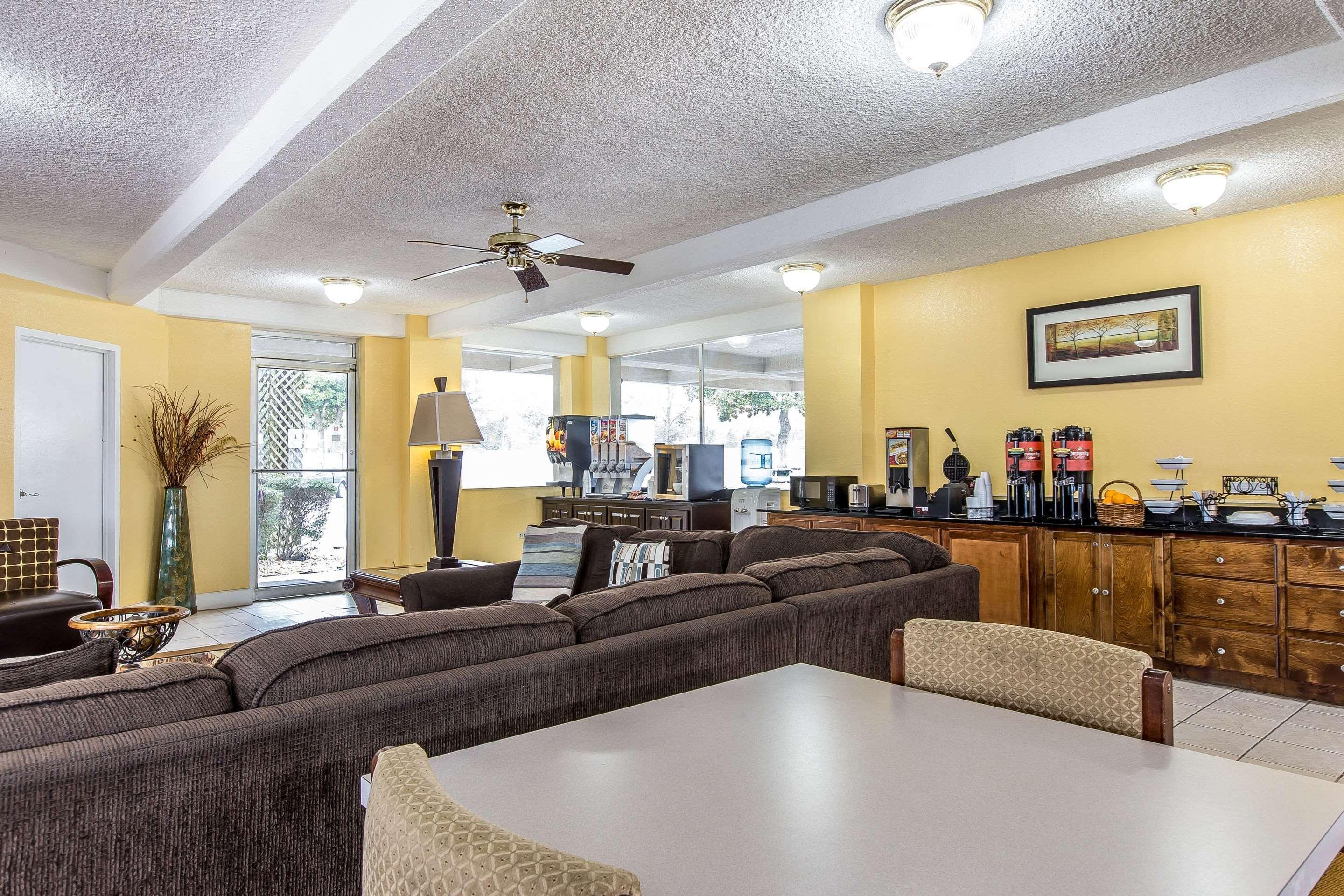 Econo Lodge Byron Eksteriør billede