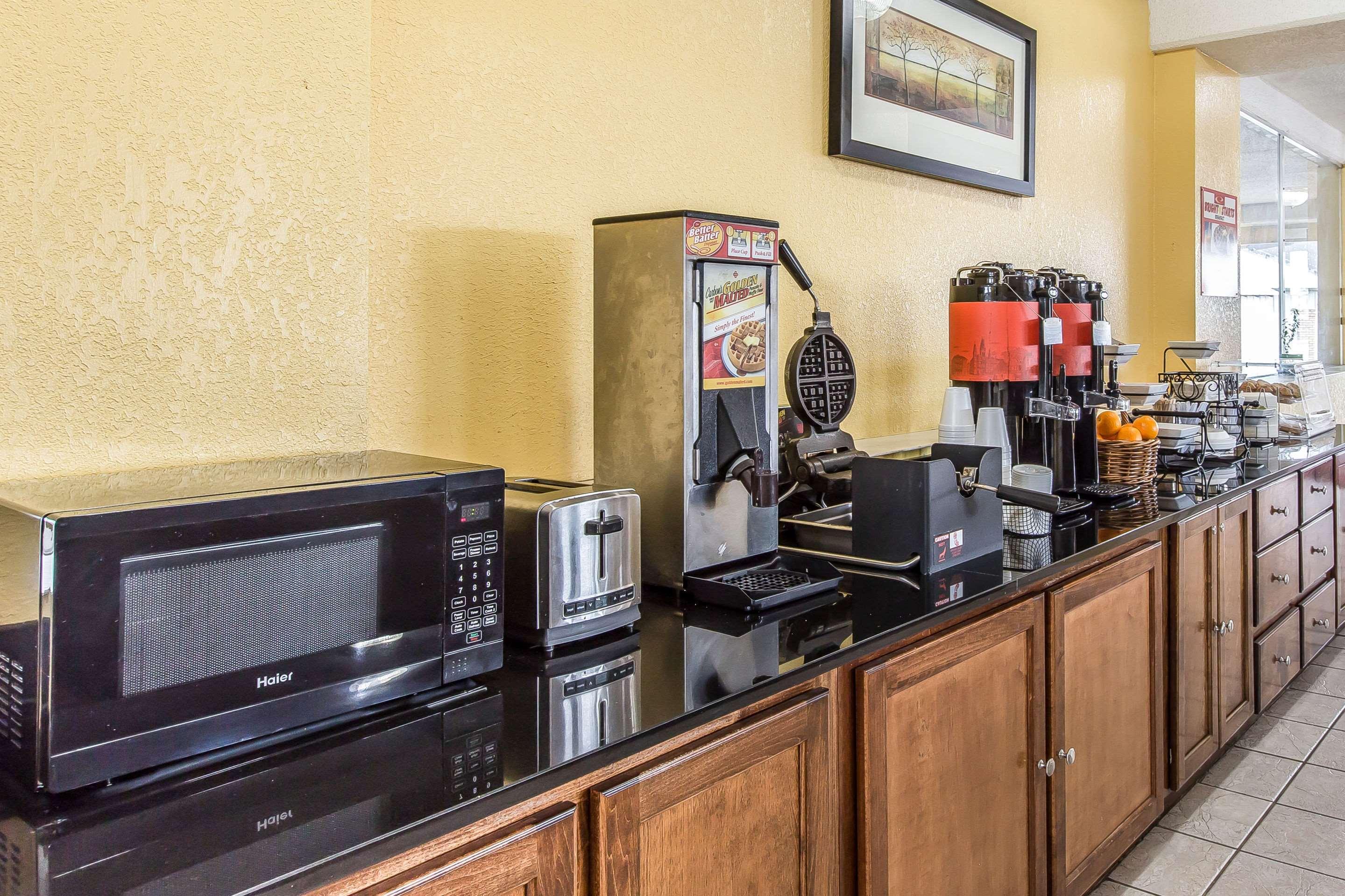Econo Lodge Byron Eksteriør billede