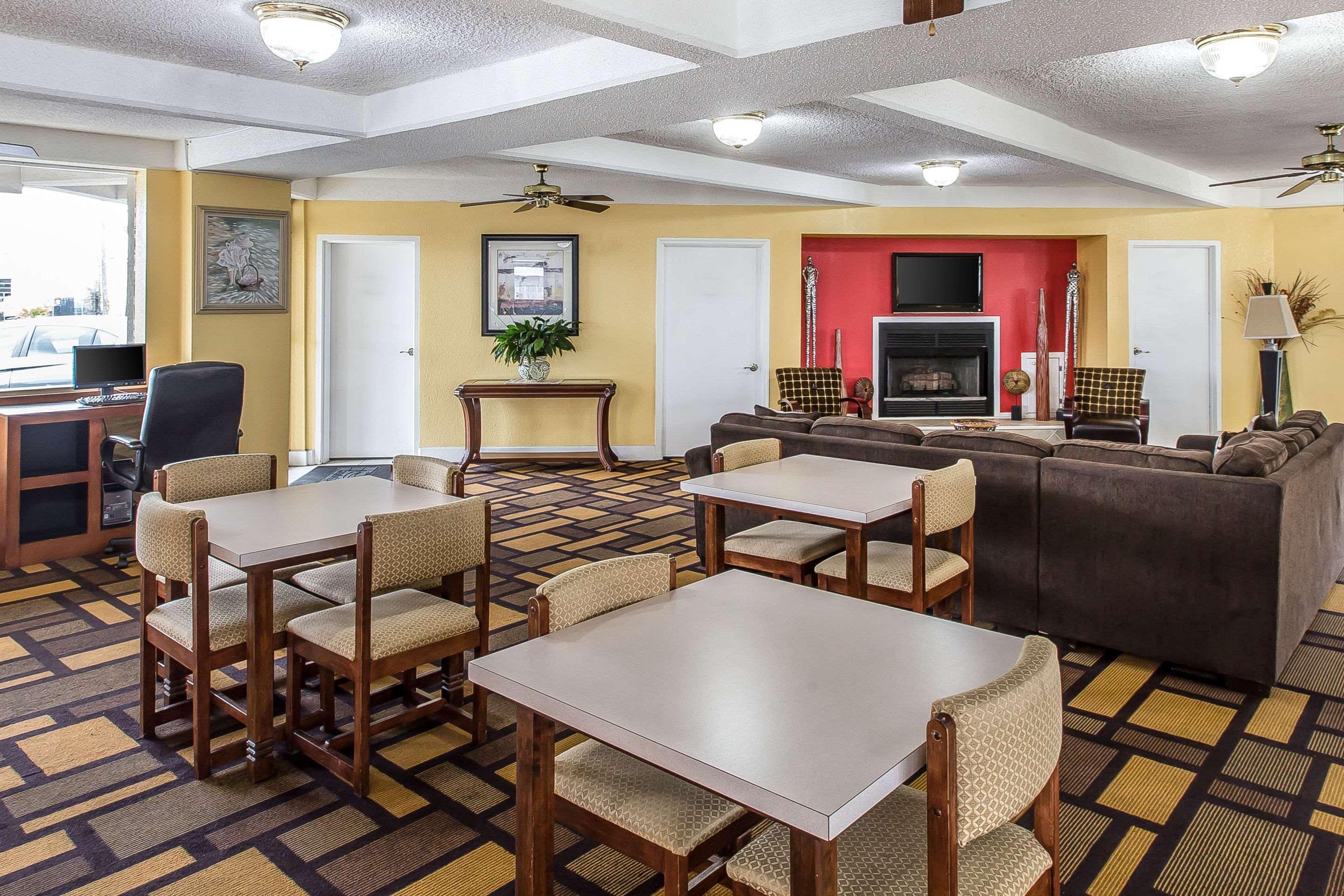 Econo Lodge Byron Eksteriør billede